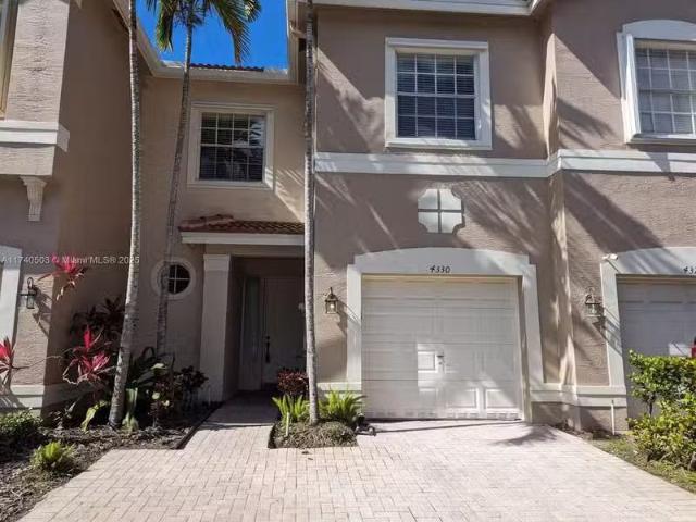 Condo for rent in Hollywood