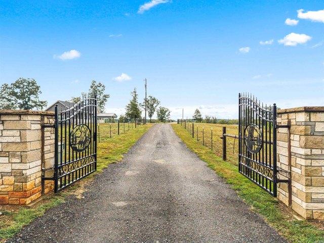 House for sale in Ark