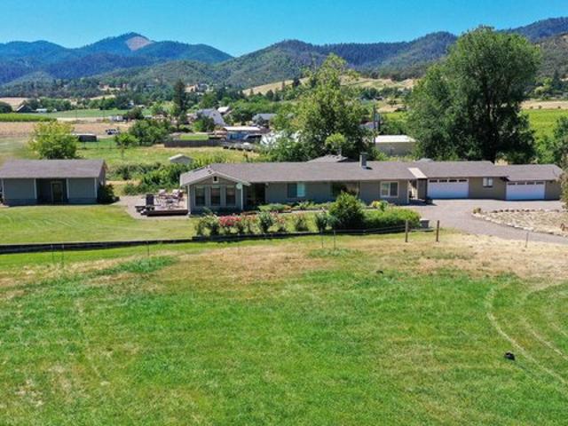 House for sale in Oregonia