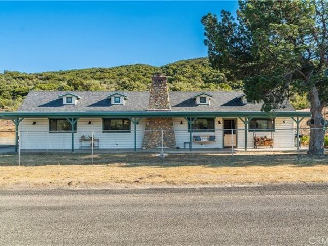 House for sale in Anza, California