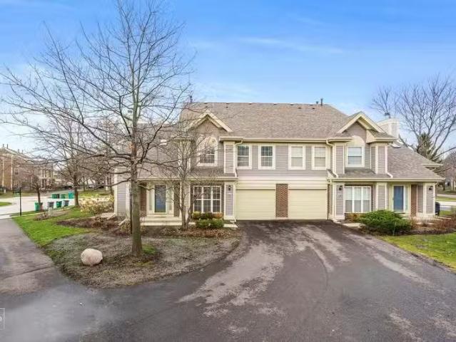 Condo for rent in Melrose Park