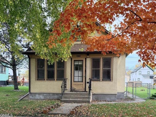 House for sale in Jamestown, Stutsman County