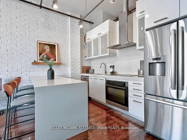 Condo for sale in Toronto, Golden Horseshoe