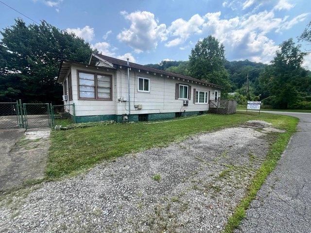 House for sale in Charleston, West Virginia