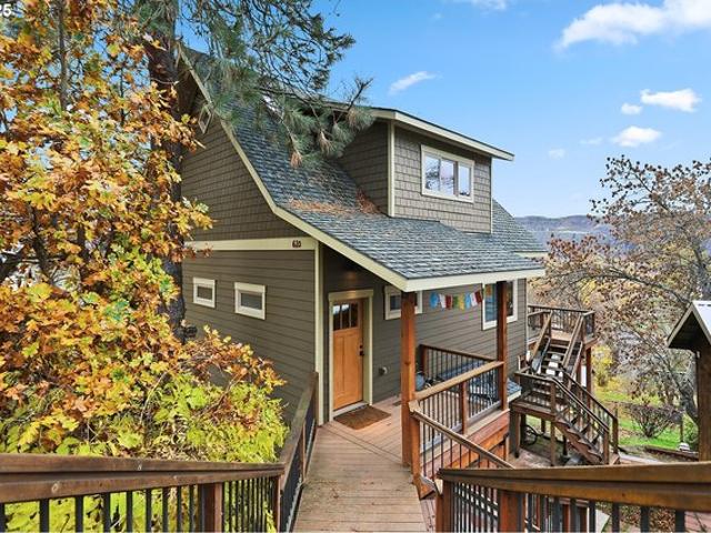 House for sale in Lyle, Washington