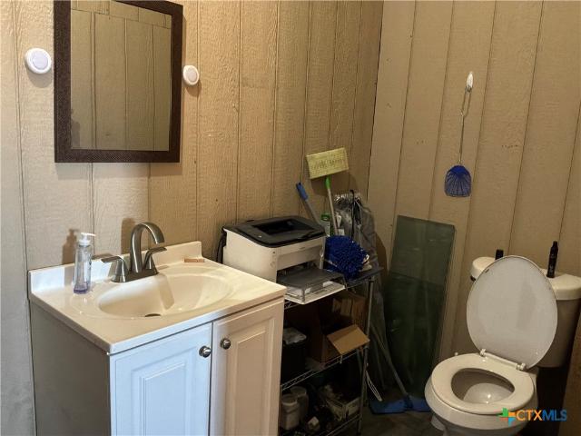 Commercial for sale in Nixon, Texas