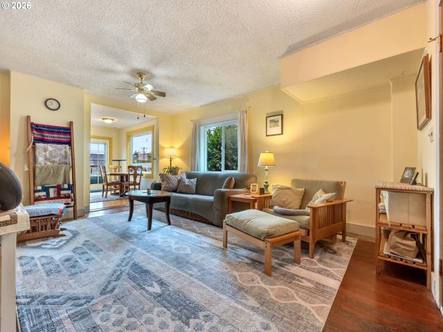 House for sale in Astoria, Clatsop County