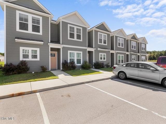 Townhouse for sale in Hubert, North Carolina