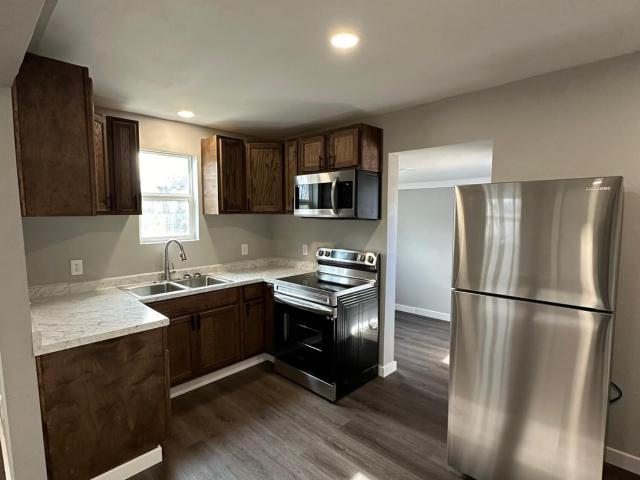 House for sale in Monett, Barry County