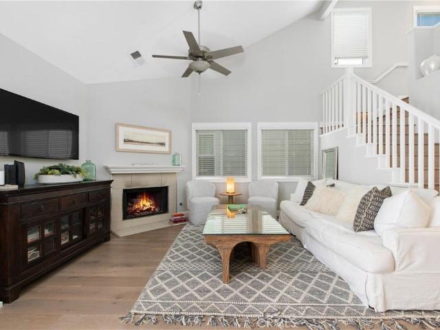 Townhouse for rent in Corona Del Mar