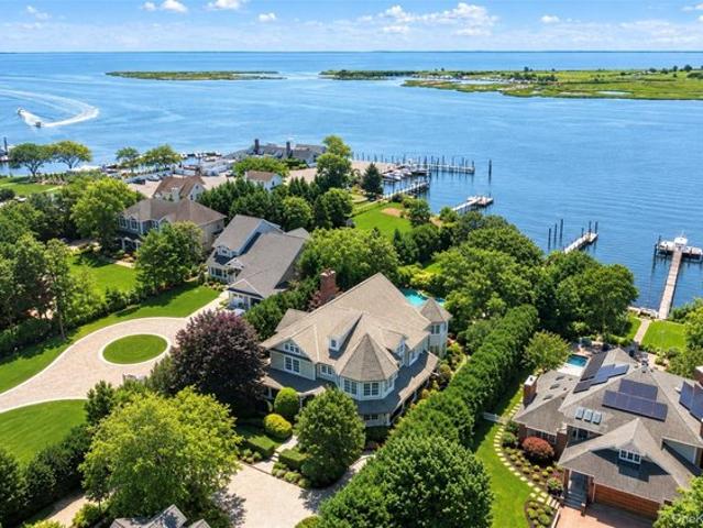 House for sale in Bohemia, New York