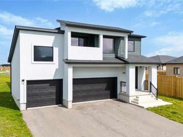 House for sale in Brights Grove, Ontario