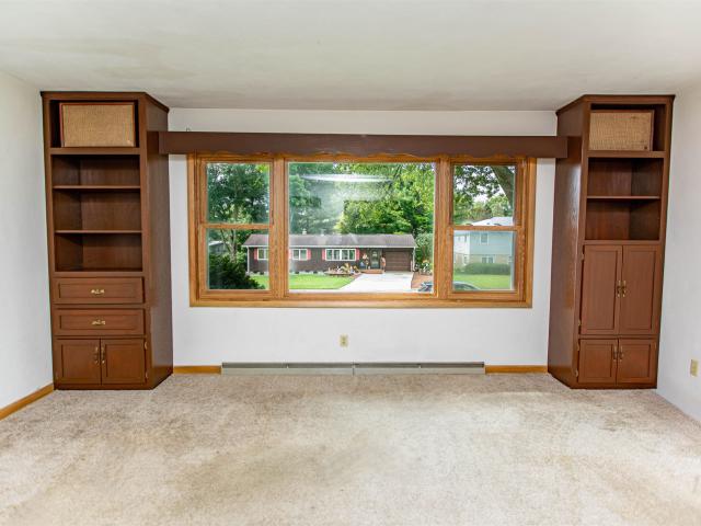 House for sale in Dodgeville, Iowa County
