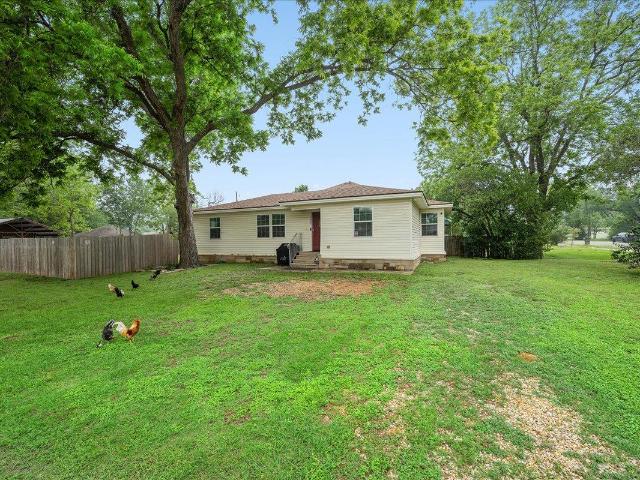 House for sale in Smithville, Texas