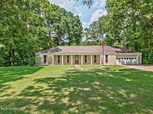 House for sale in Nesbit, Mississippi
