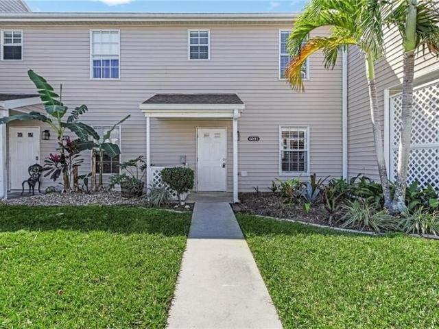 Townhouse for sale in Fort Myers
