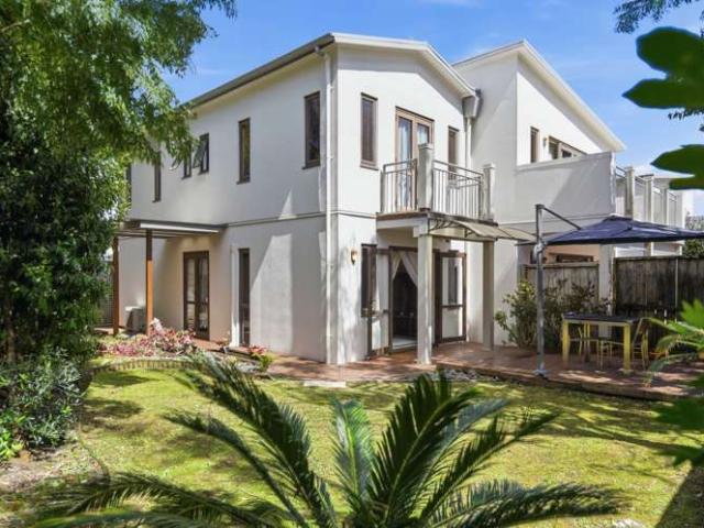 Townhouse for sale in Albany, Upper Harbour