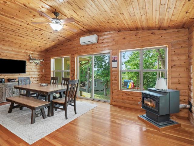 House for sale in Credit River, Scott County