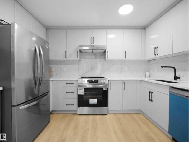 Townhouse for sale in Wedgewood, Alberta