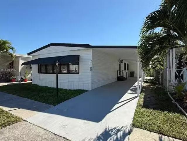 Condo for rent in Hollywood