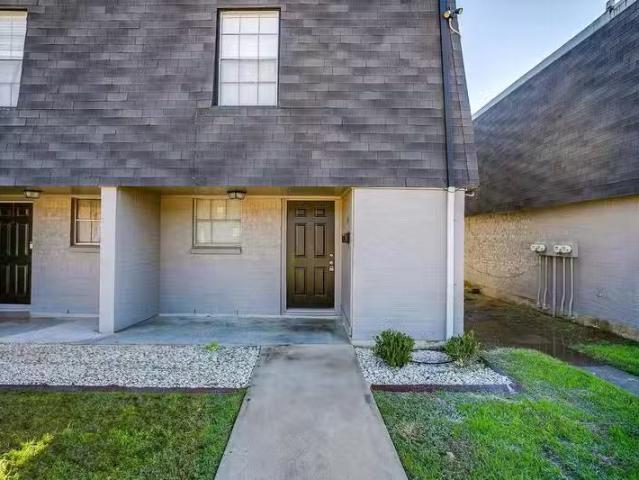 Condo for rent in Arlington