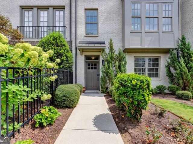 Townhouse for sale in Sandy Springs, Fulton County