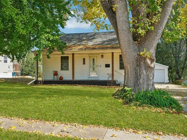 House for sale in Colonial Heights, West Des Moines