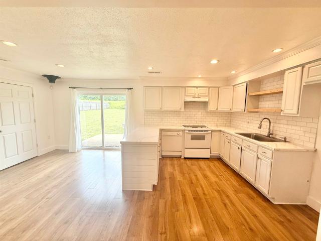 House for sale in Lexington, Alabama
