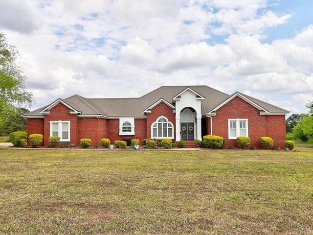 House for sale in Columbia, Alabama