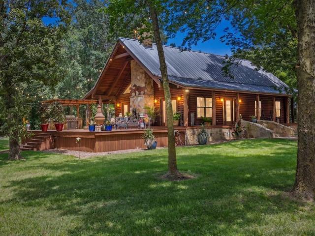 House for sale in Como, Texas