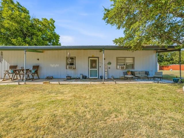 House for sale in De Leon, Texas