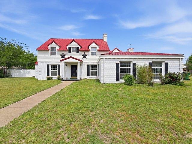 House for sale in Hamilton, Texas