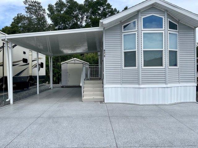 House for sale in Lady Lake, Florida