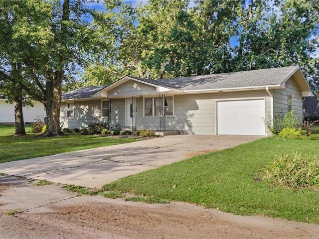 House for sale in Garnett, Anderson County
