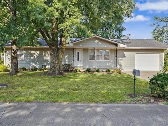 House for sale in Garnett, Anderson County