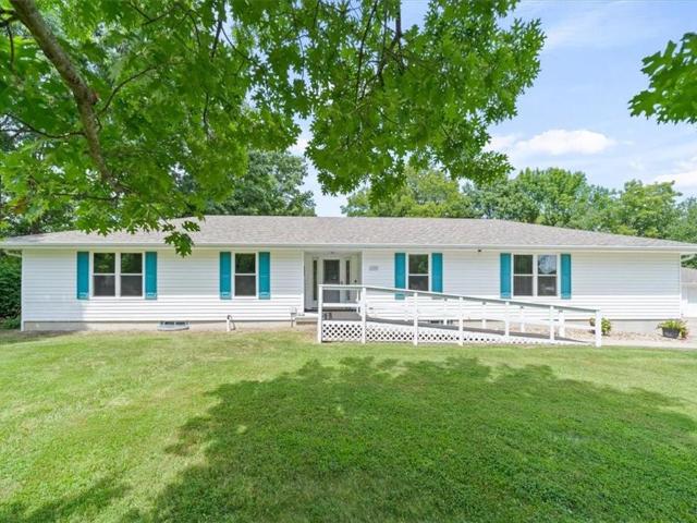 House for sale in East Lynne, Missouri