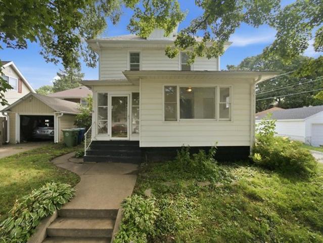 House for sale in Waterloo, Black Hawk County