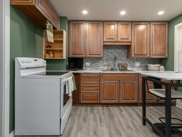 House for sale in Brookside, Waukegan