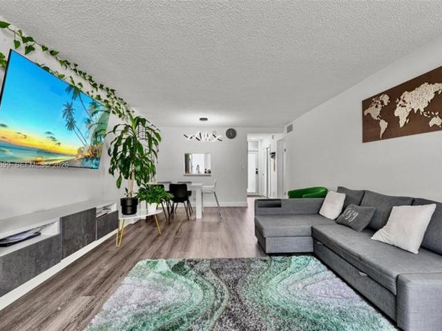 Condo for sale in Hallandale, Florida