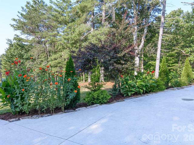 House for sale in Flat Creek, Weaverville