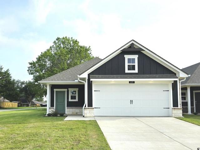 House for sale in Henderson, Texas