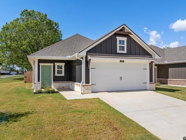 House for sale in Henderson, Texas