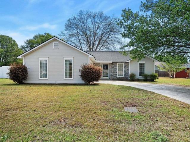 House for sale in Bonaire, Georgia