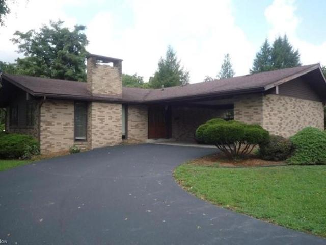 House for sale in Blennerhassett View, Belpre