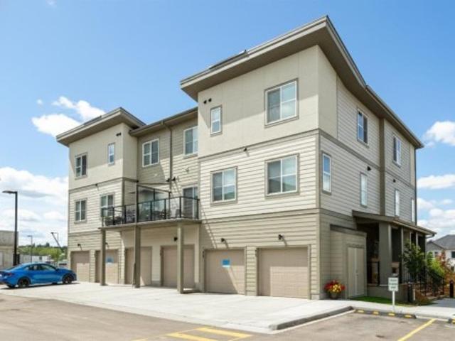 Townhouse for sale in Northwest, Alberta