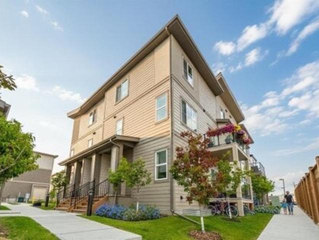 Townhouse for sale in Northwest, Alberta
