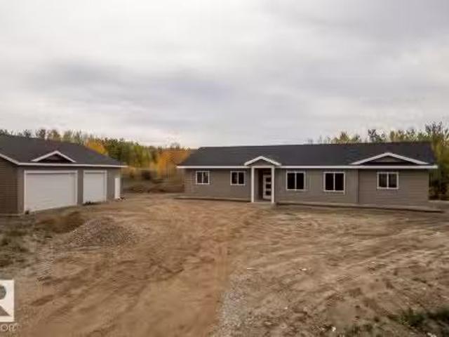 House for sale in Beaver, Alberta