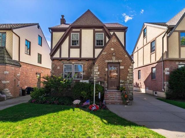 House for sale in Maspeth, New York