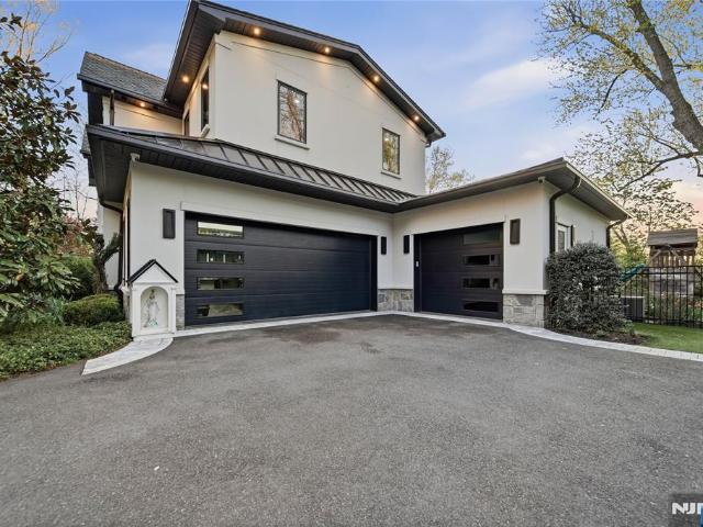 House for sale in Alpine, New Jersey
