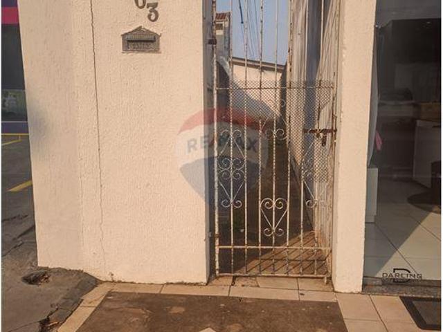 Casa aluguel em Coroados
